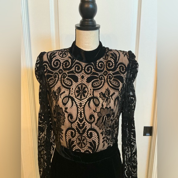 NASTY GAL, Kyle Velvet and 
Lace Romper, Size Large - Picture 6 of 15